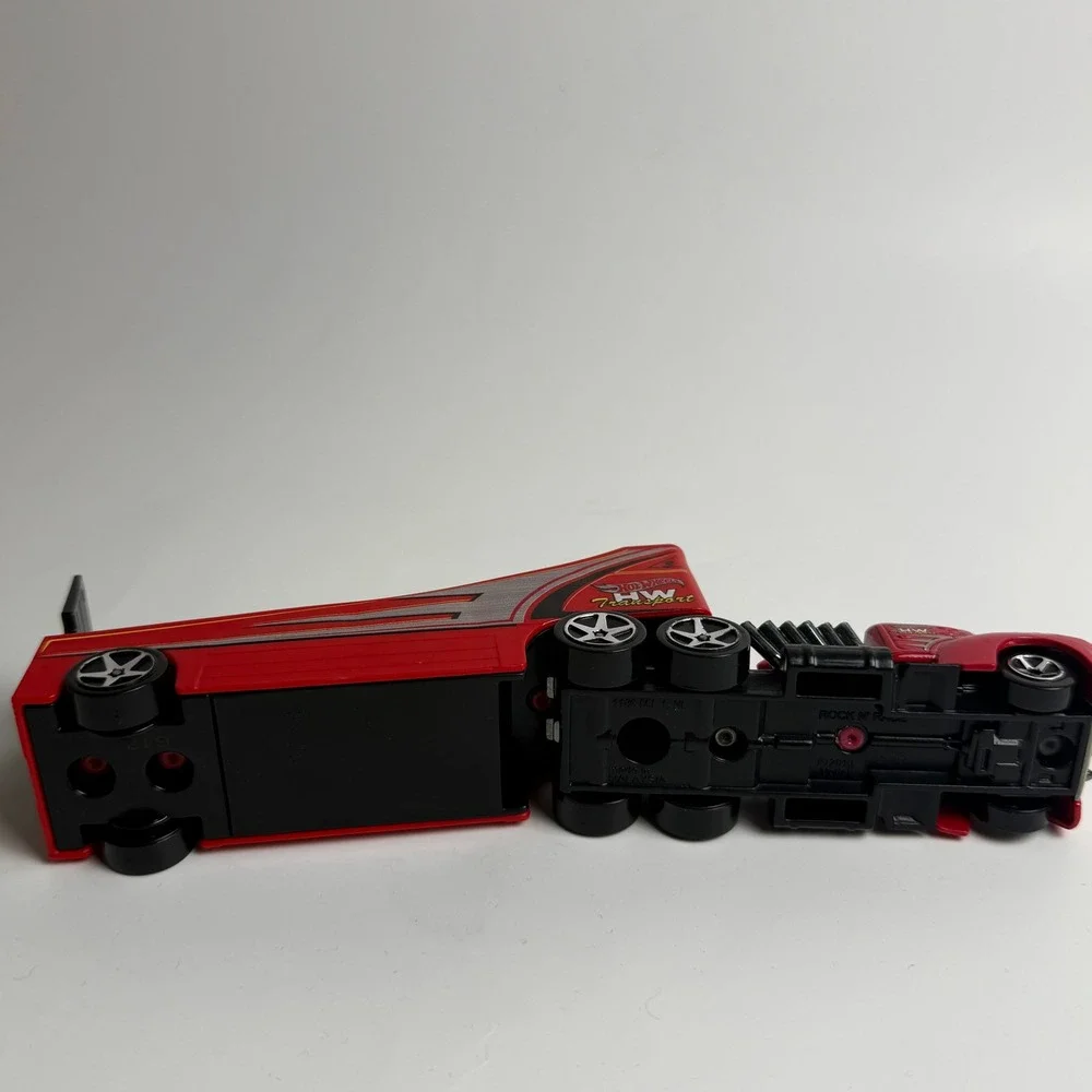 Hot Wheels City Red Rock N Race Transport Truck Trailer Toy 2013 Mattel